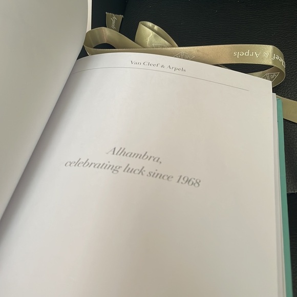 Authentic Van Cleef & Arpels Notebook📒 - Picture 11 of 15